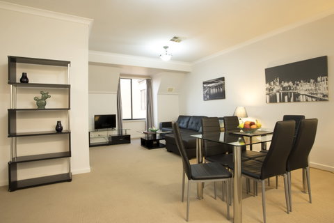 Regal Apartments - Surfers Gold Coast 3