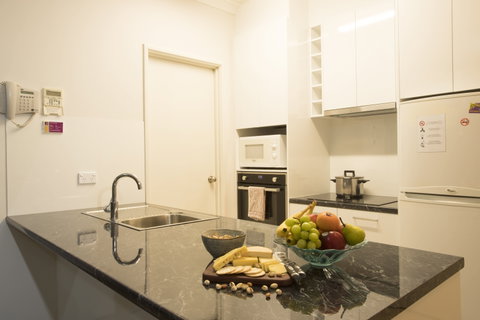 Regal Apartments - Surfers Gold Coast 10
