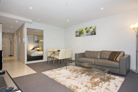 Astra Apartments Perth - Surfers Gold Coast 6