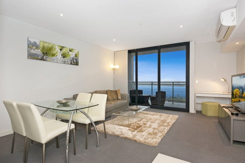 Astra Apartments Perth - Surfers Gold Coast 7