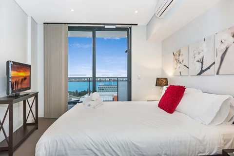 Astra Apartments Perth - Surfers Gold Coast 12