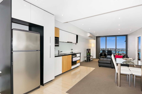 Astra Apartments Perth - Surfers Gold Coast 17