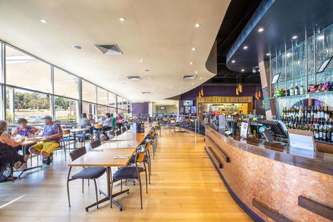 Nightcap At Sandown Park Hotel - Surfers Gold Coast 6