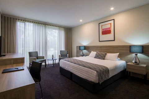 Dingley International Hotel - Surfers Gold Coast 3