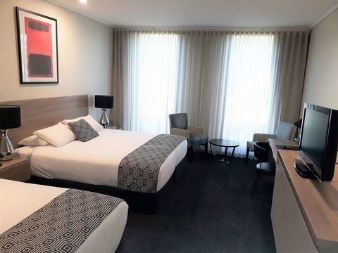 Dingley International Hotel - Surfers Gold Coast 8