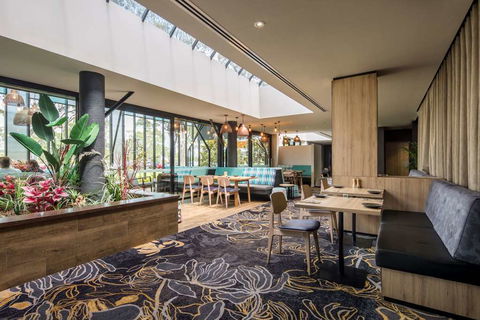 Dingley International Hotel - Surfers Gold Coast 12