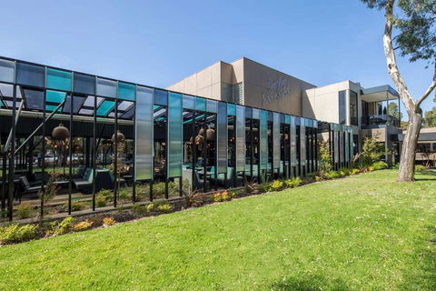 Dingley International Hotel - Surfers Gold Coast 14