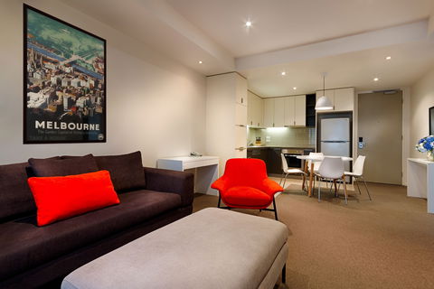 Caroline Serviced Apartments - Surfers Gold Coast 1