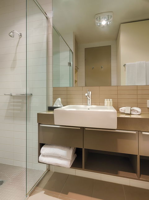 Caroline Serviced Apartments - Surfers Gold Coast 2