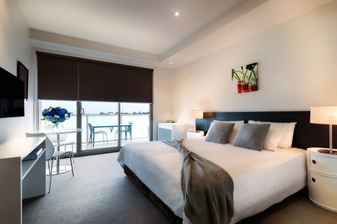 Caroline Serviced Apartments - Surfers Gold Coast 6