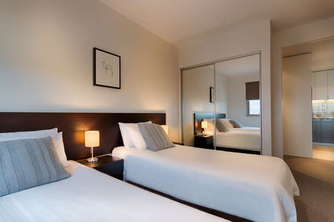 Caroline Serviced Apartments - Surfers Gold Coast 10