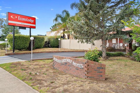 Econo Lodge Border Gateway Wodonga - Surfers Gold Coast 1