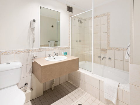 All Suites Perth - Surfers Gold Coast 8