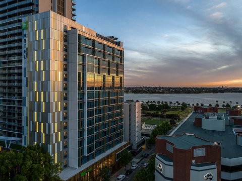 Ibis Styles East Perth Hotel - Surfers Gold Coast 0