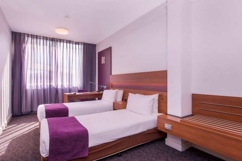 Quality Hotel Ambassador Perth - Surfers Gold Coast 3