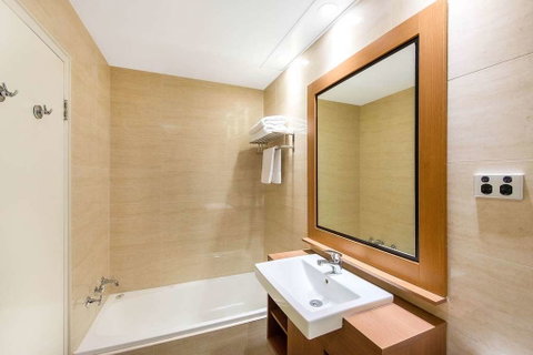 Quality Hotel Ambassador Perth - Surfers Gold Coast 6