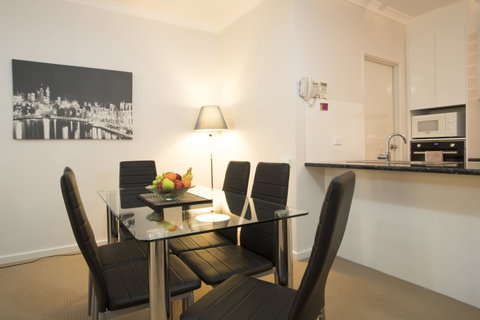 Regal Apartments - Surfers Gold Coast 9