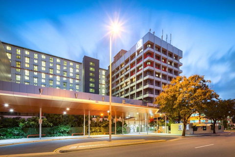 H on Smith Hotel - Surfers Gold Coast 0