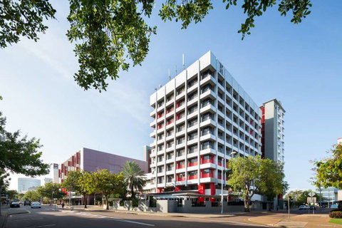 H on Smith Hotel - Surfers Gold Coast 1