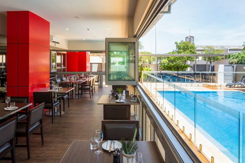 H on Smith Hotel - Surfers Gold Coast 12