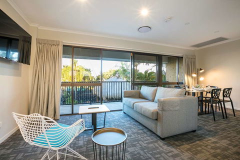Kawana Waters Hotel By NightCap - Surfers Gold Coast 5