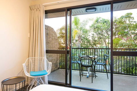 Kawana Waters Hotel By NightCap - Surfers Gold Coast 6