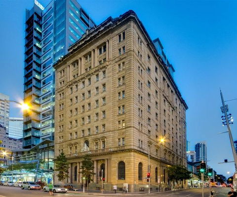 MacArthur Chambers - Surfers Gold Coast 0