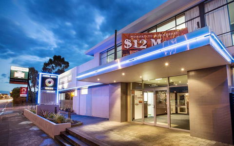 Nightcap At Carlyle Hotel - Surfers Gold Coast 0