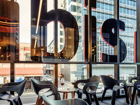 Ibis Adelaide - Surfers Gold Coast 1