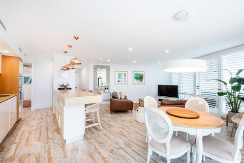 Lanai Riverside Apartments - Surfers Gold Coast 1