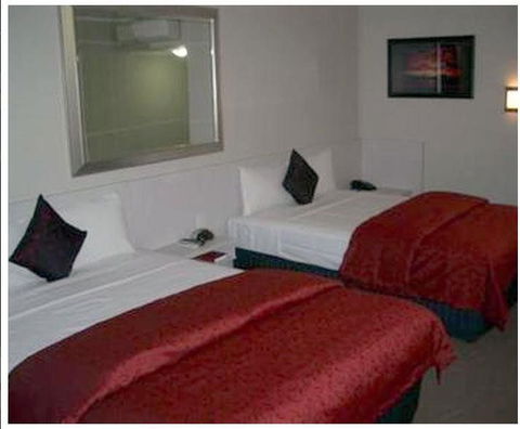 Isa Hotel - Surfers Gold Coast 5