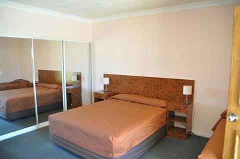 Townview Motel - Surfers Gold Coast 1