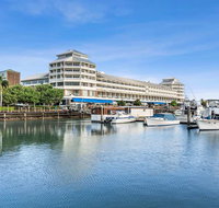 Shangri-La Hotel The Marina - Surfers Gold Coast