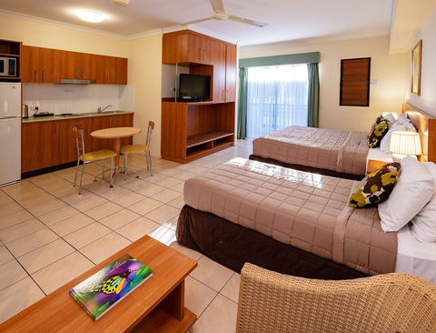 Cairns Queenscourt - Surfers Gold Coast 3