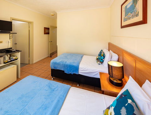 Cairns Queenscourt - Surfers Gold Coast 4