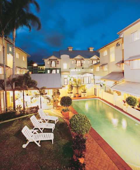 Cairns Queenscourt - Surfers Gold Coast 9