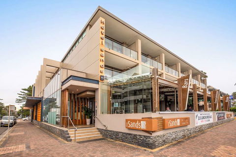 Narrabeen Sands Hotel By Nightcap Plus - Surfers Gold Coast 1