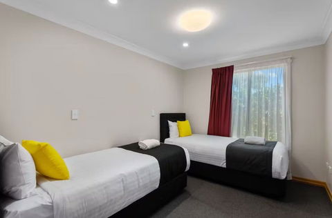 Eastgate On The Range Motel - Surfers Gold Coast 1