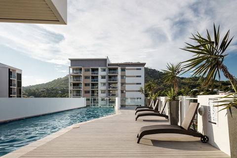 Central Holborn Apartments - Surfers Gold Coast 2