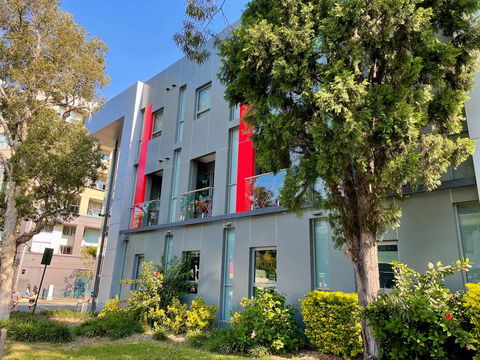 Best Western Plus Camperdown Suites - Surfers Gold Coast 1