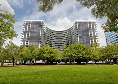 Astra Canberra Manhattan - Surfers Gold Coast 0