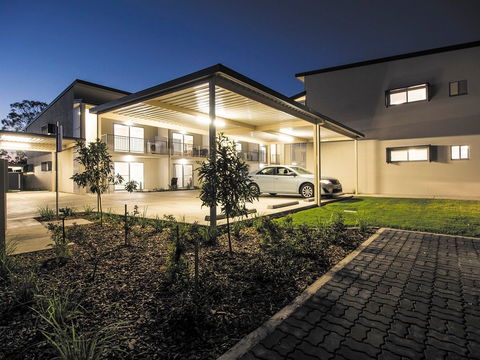 Oaks Middlemount - Surfers Gold Coast 0
