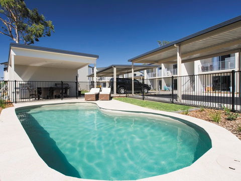 Oaks Middlemount - Surfers Gold Coast 2