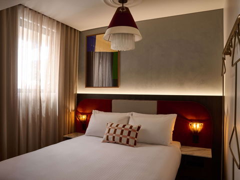 Hotel Morris Sydney - Surfers Gold Coast 0