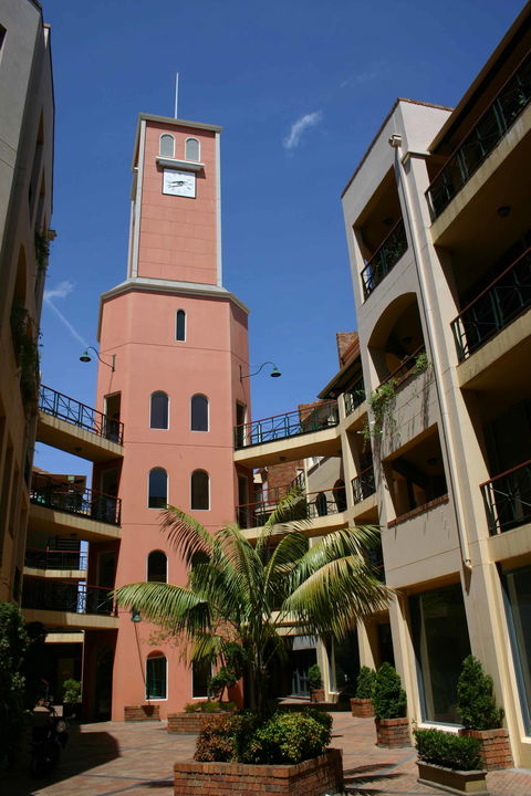 Carlton Clocktower On Lygon - Surfers Gold Coast 0