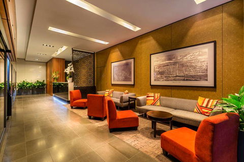 Causeway 353 Hotel - Surfers Gold Coast 2