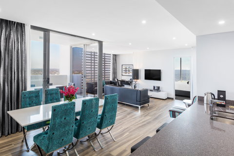 Meriton Suites Chatswood - Surfers Gold Coast 1