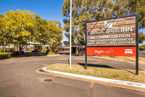 Macquarie Inn - Surfers Gold Coast 0