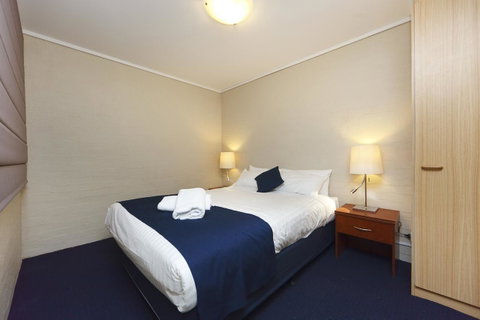 Ibis Styles Canberra - Surfers Gold Coast 30