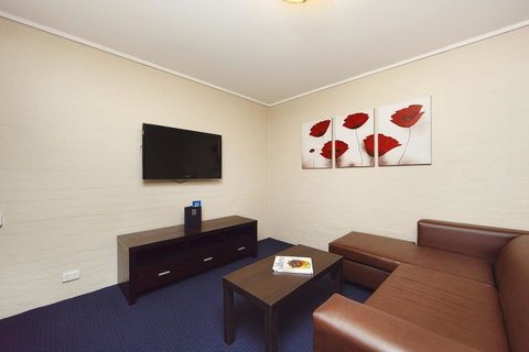 Ibis Styles Canberra - Surfers Gold Coast 13